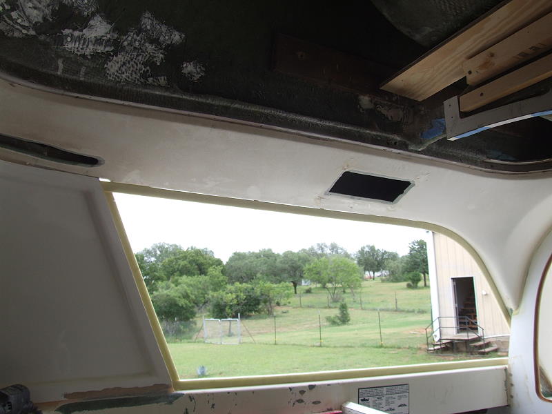 Installation of the Side Window Moldings